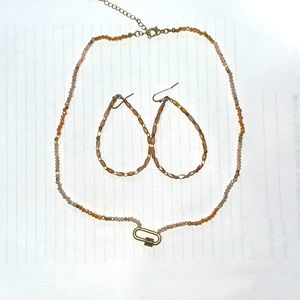 Matching hombre earrings and necklace set